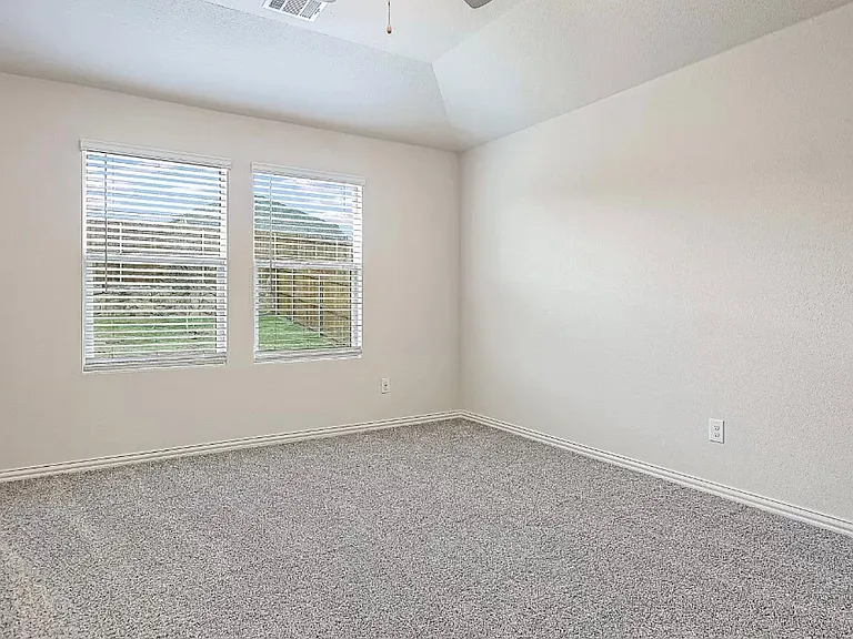 2636 Oneida Ln — Photo 11