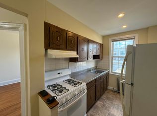 28-20 49th St #2, Astoria, NY 11103