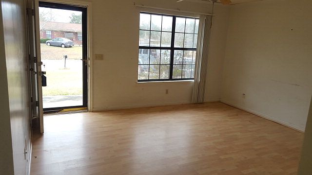 2nd image of 250 Hazelwood St