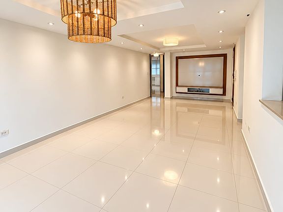 2nd image of 26 Carr 833 Guaynabo Pr #1114