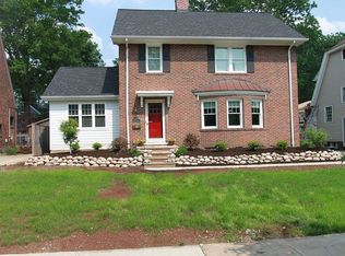 1013 Parkside Dr, Lakewood, OH