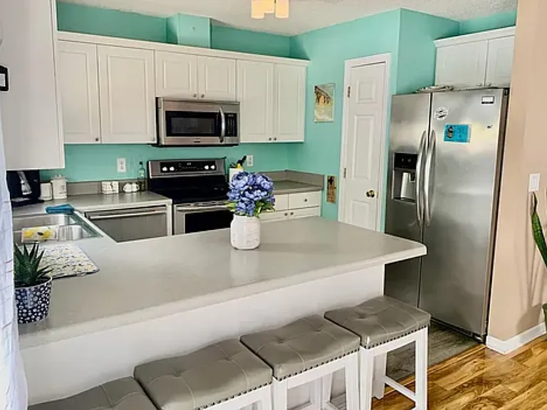 601 Tisbury Ln — Photo 15