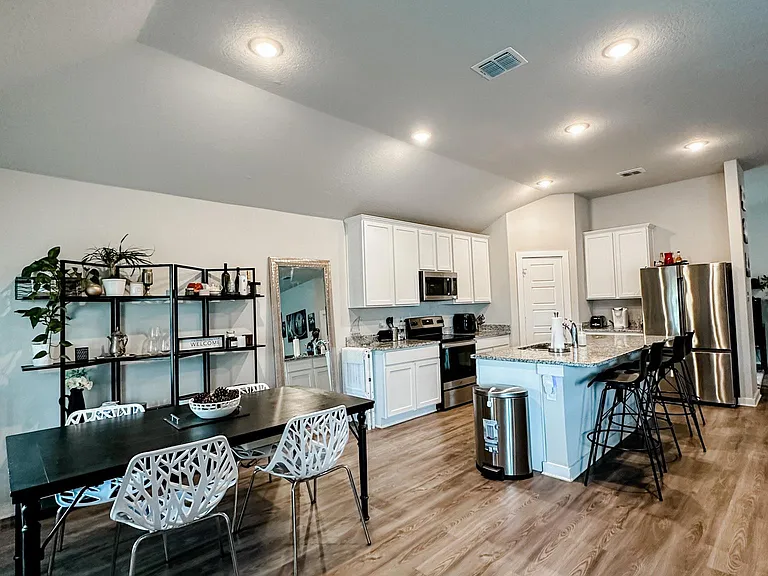 6818 Emerald Valley — Photo 30