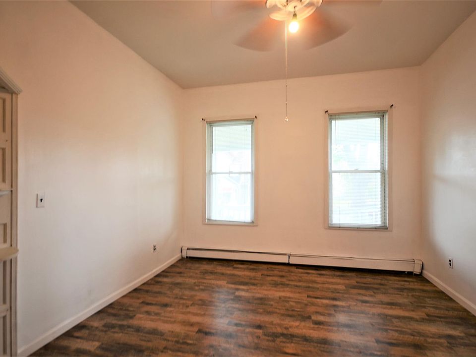 1st image of 305 S 6th Ave Floor 2