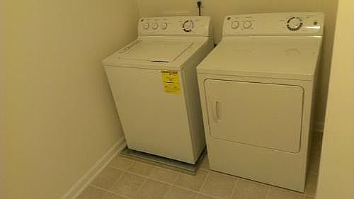 2nd image of 1022 Skyler Ln