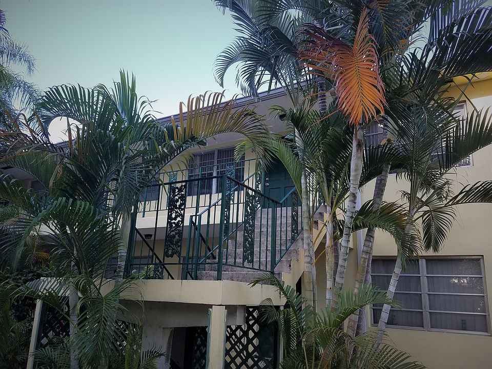 Exterior complex