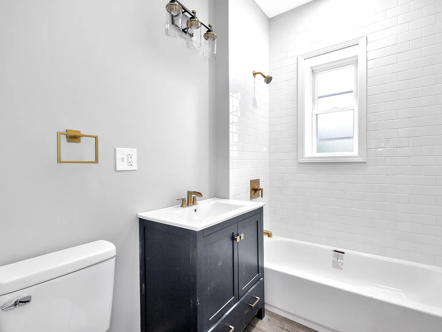 4 bed, 1.5 bath, 1000 sqft, $4,000 — Photo 3