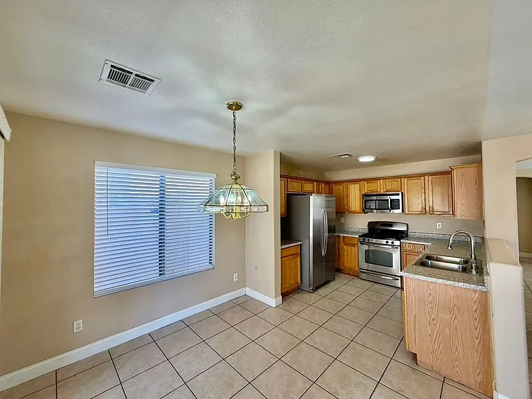 4832 Thackerville Ave — Photo 8