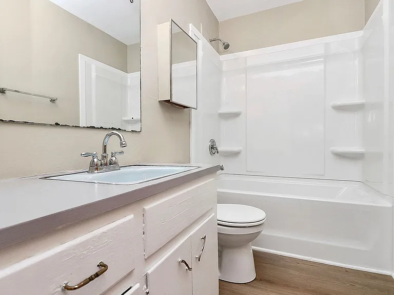3728 Dresden Dr E — Photo 9