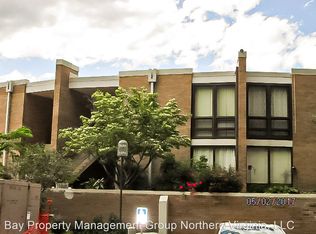 1650A Chimney House Rd, Reston, VA 20190