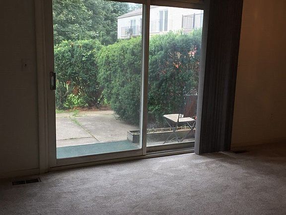 5th image of 24407 Bashian Dr #1