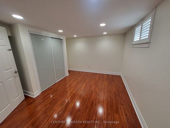 5th image of 37 Ravenview Dr #Basement