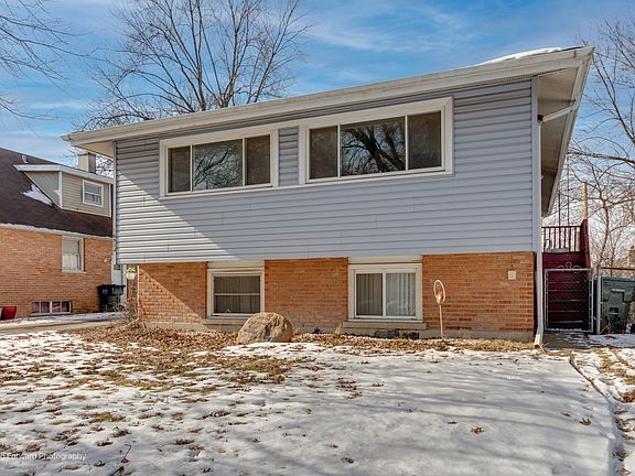 3rd image of 16904 Old Elm Dr