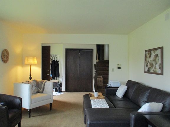 3rd image of 6267 Deepwood Dr