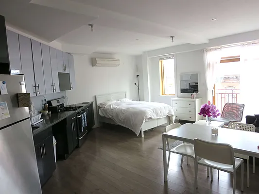 Rented by Eliaman Group, LLC | media 7