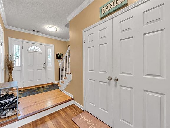 5th image of 412 Hatfield Place