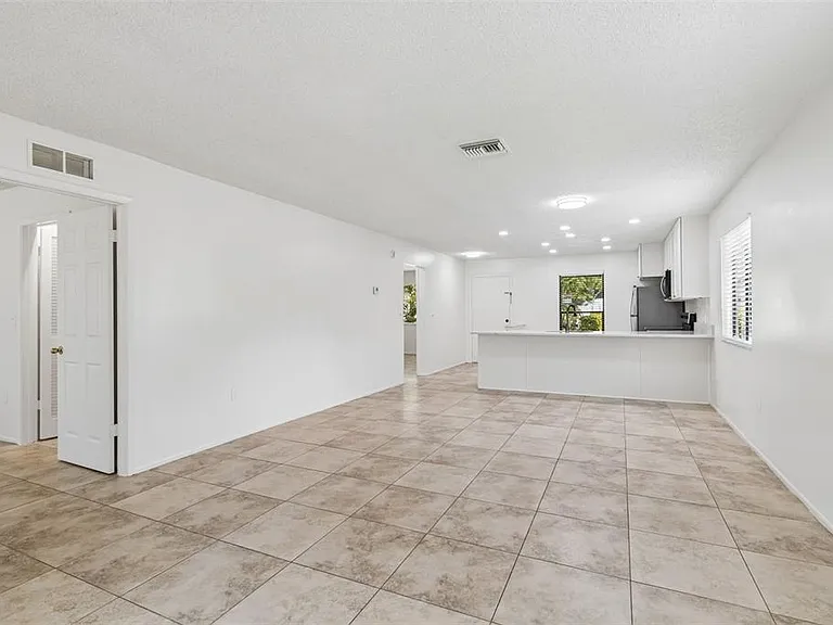 2945 Grovewood Blvd #A — Photo 25