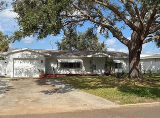 5871 52nd Ave N, Kenneth City, FL 33709