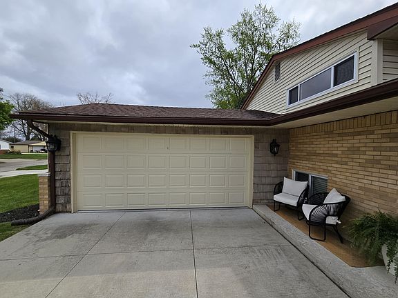 3rd image of 12344 Malburg Dr