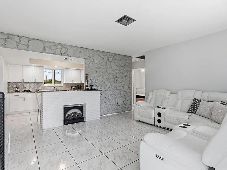 6273 SW 25th St — Photo 5