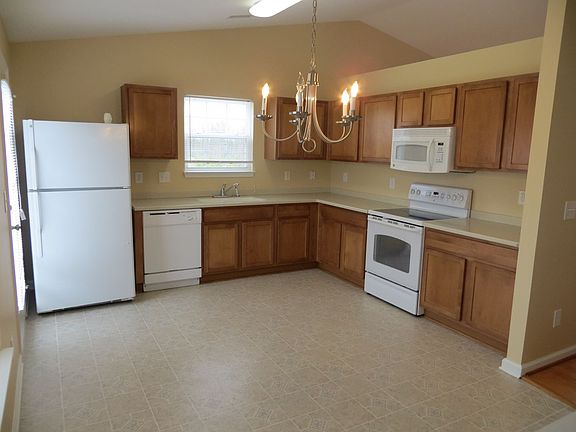 5th image of 511 Felicia St #0