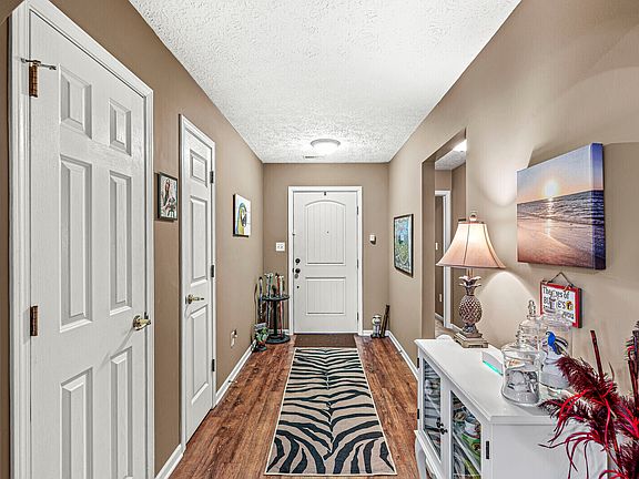 4th image of 1118 Kinross Dr