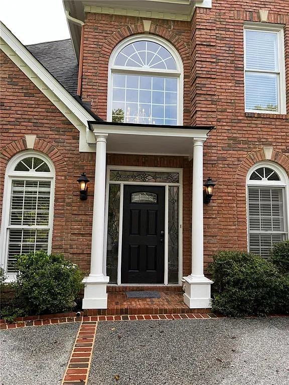 5 bed, 3.5 bath, 4041 sqft, $5,000 — Photo 3