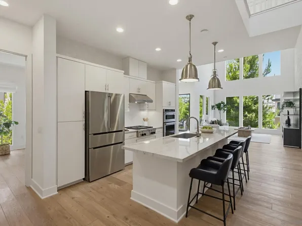 8442 Distinctive Dr, San Diego, CA 92108