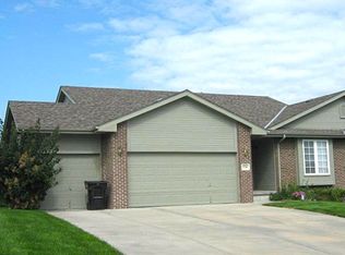 5716 N 167th Avenue Cir, Omaha, NE 68116