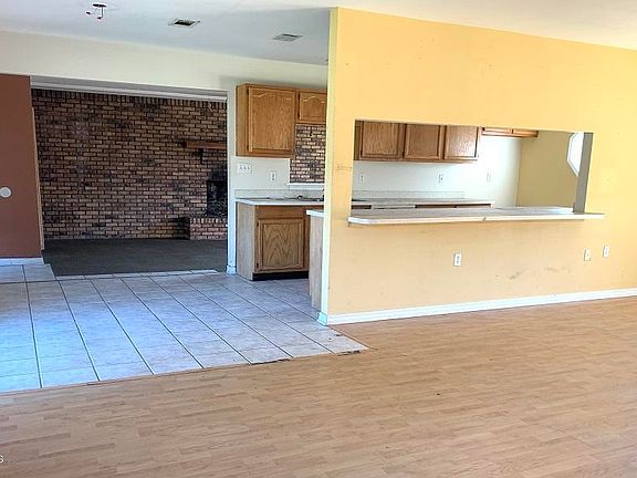 4th image of 1004 Michelle Dr