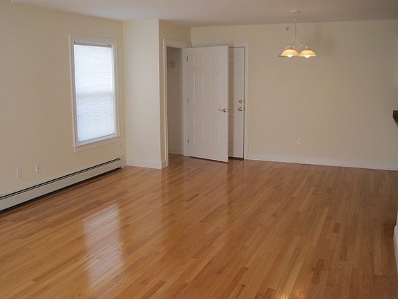 3rd image of 345 Saco St Unit 28