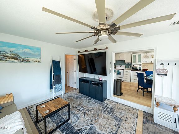 2nd image of 414 Snook Ln