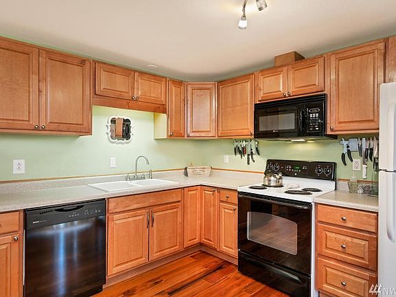 4th image of 2070 SE Hillwood Ln