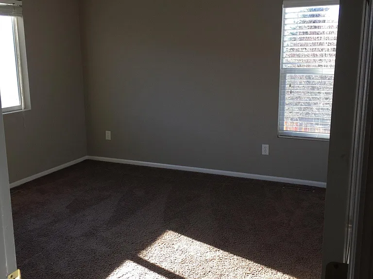 309 Plowman Ct — Photo 7