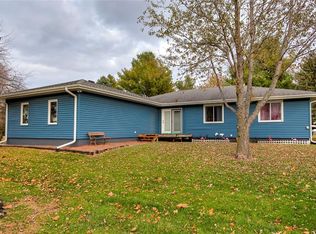 995 10th St, Waukee, IA 50263