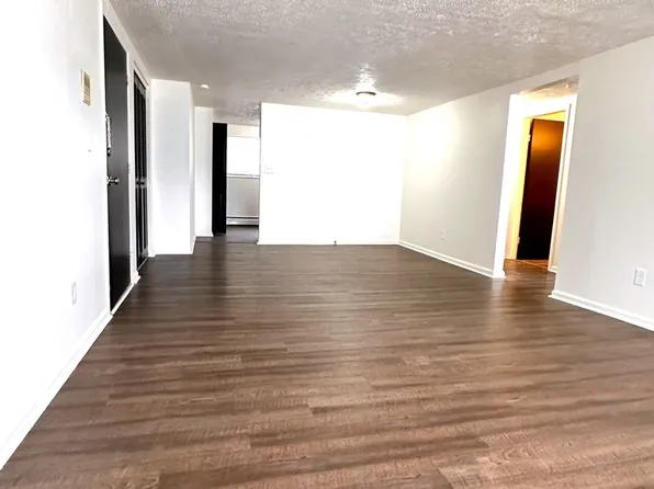 Park Place, 494 4th St APT 3, Beaver, PA 15009