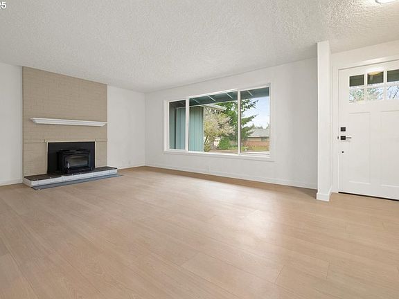3rd image of 4808 NE 25th Ct