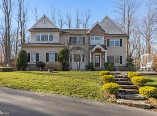 143 Pheasant Ln, Newtown, PA 18940