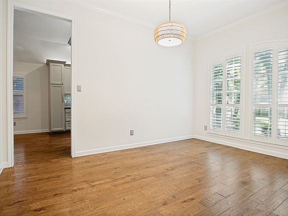 3rd image of 3624 Chateaux Ln