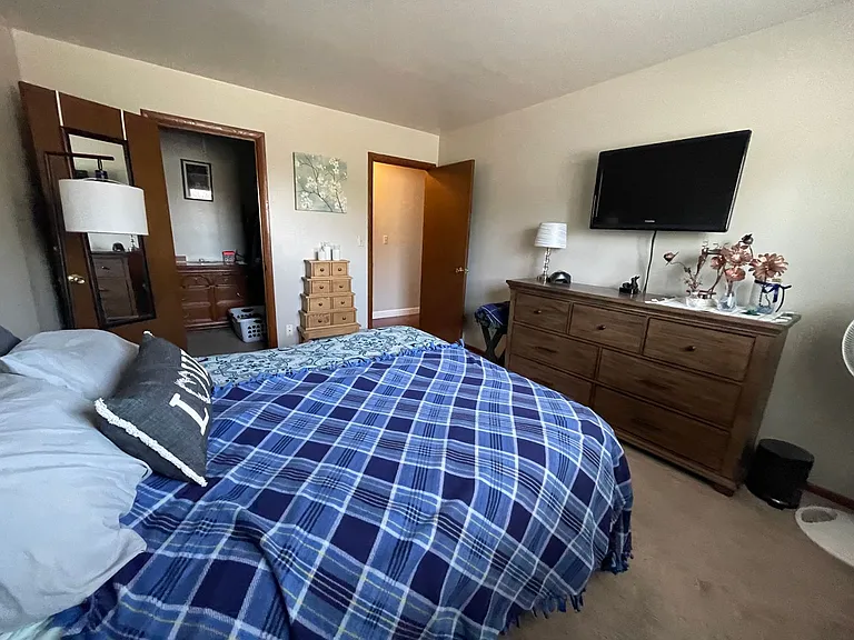 N114W15556 Sylvan Cir — Photo 30