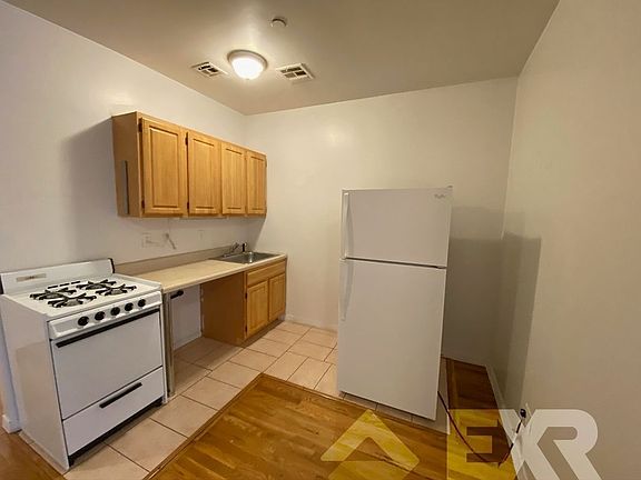 5th image of 1710 Newkirk Ave APT 2D