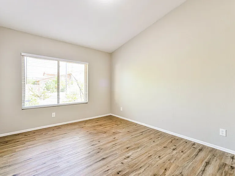 1517 W Antiqua Dr — Photo 13
