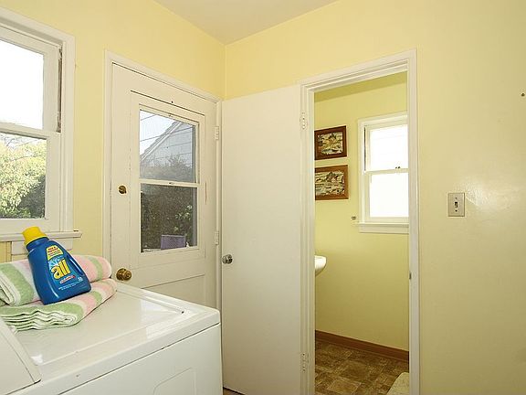 5th image of 4728 Vineta Ave