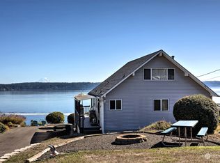 41 E Grape Dr, Grapeview, WA 98546