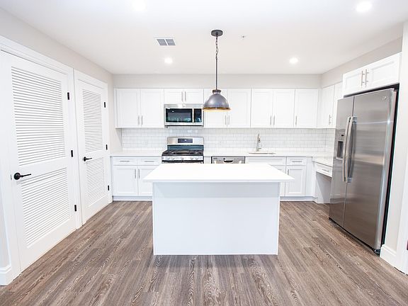 2nd image of 4810 Aschoff Pl APT 1B