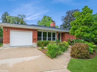 511 W Park Ave, Round Lake, IL 60073