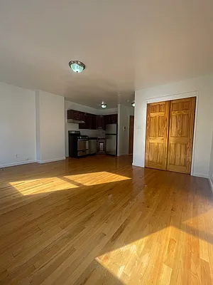 Rented by Peter R. Hungerford, LREB | media 22