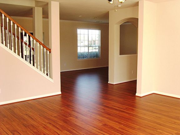 5th image of 2722 Riverhollow Ln