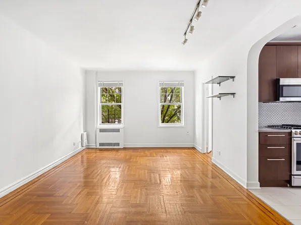 601 East 19th Street image 1 of 6