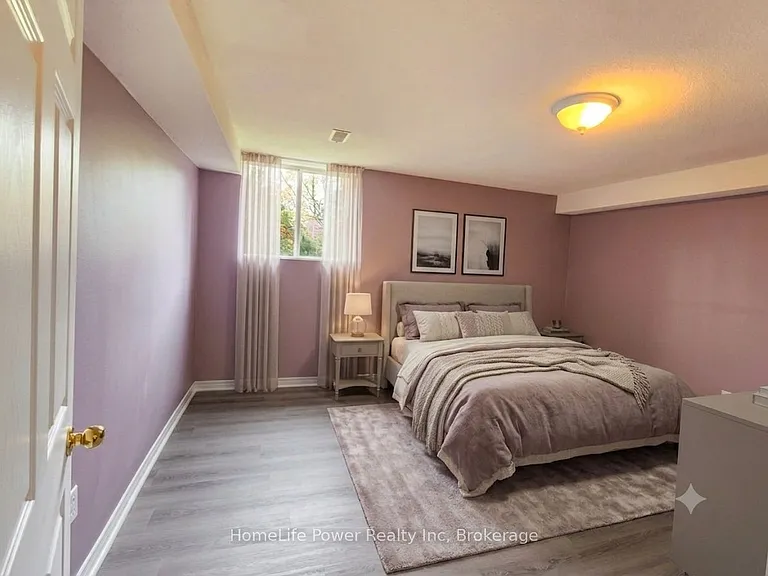 25 Gosling Gdns #B — Photo 9